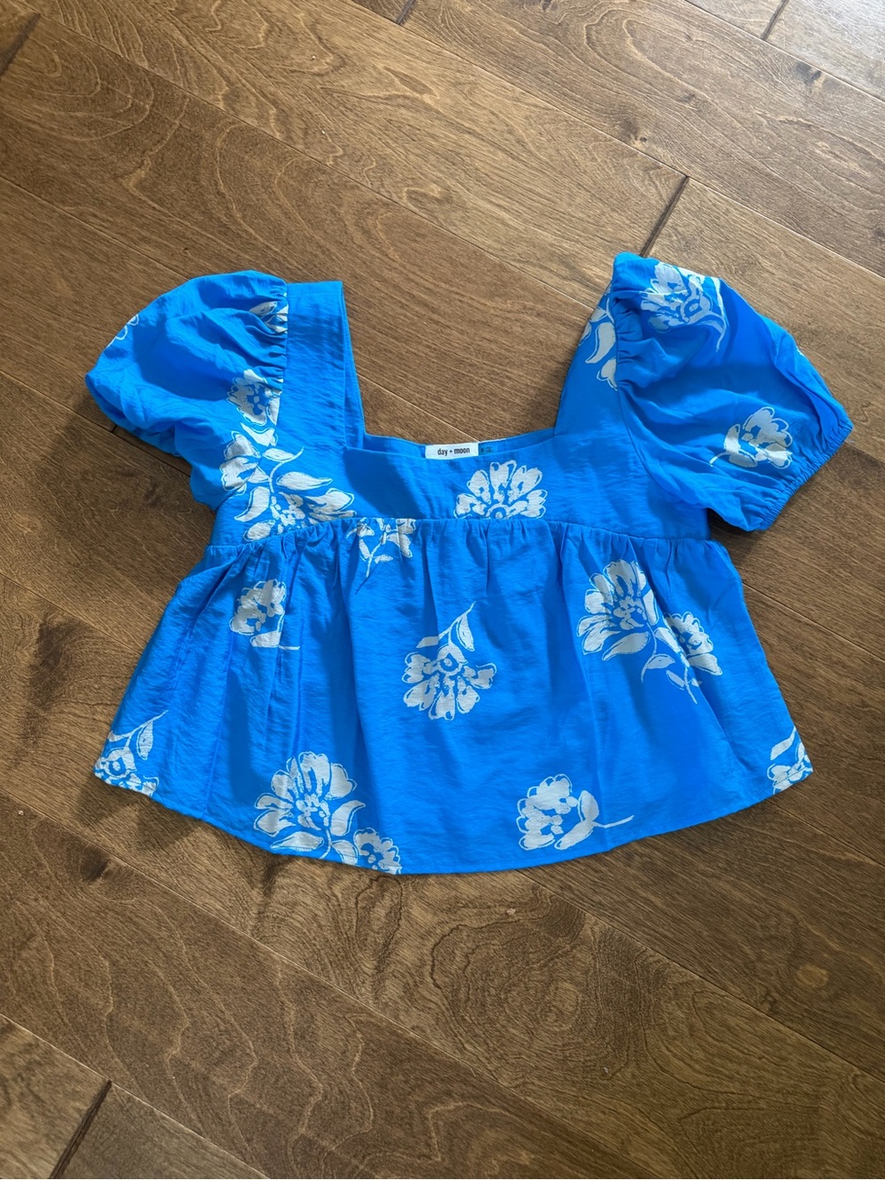 Square-Neck Puff Sleeve Top in Bright Blue with White Floral